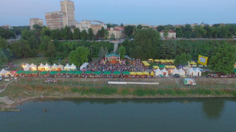 „Дрон Бургас“ бе част от националното турне на „Sofia mezi” в 6 града, ето една различна гледна точка (Снимки) - E-Burgas.com
